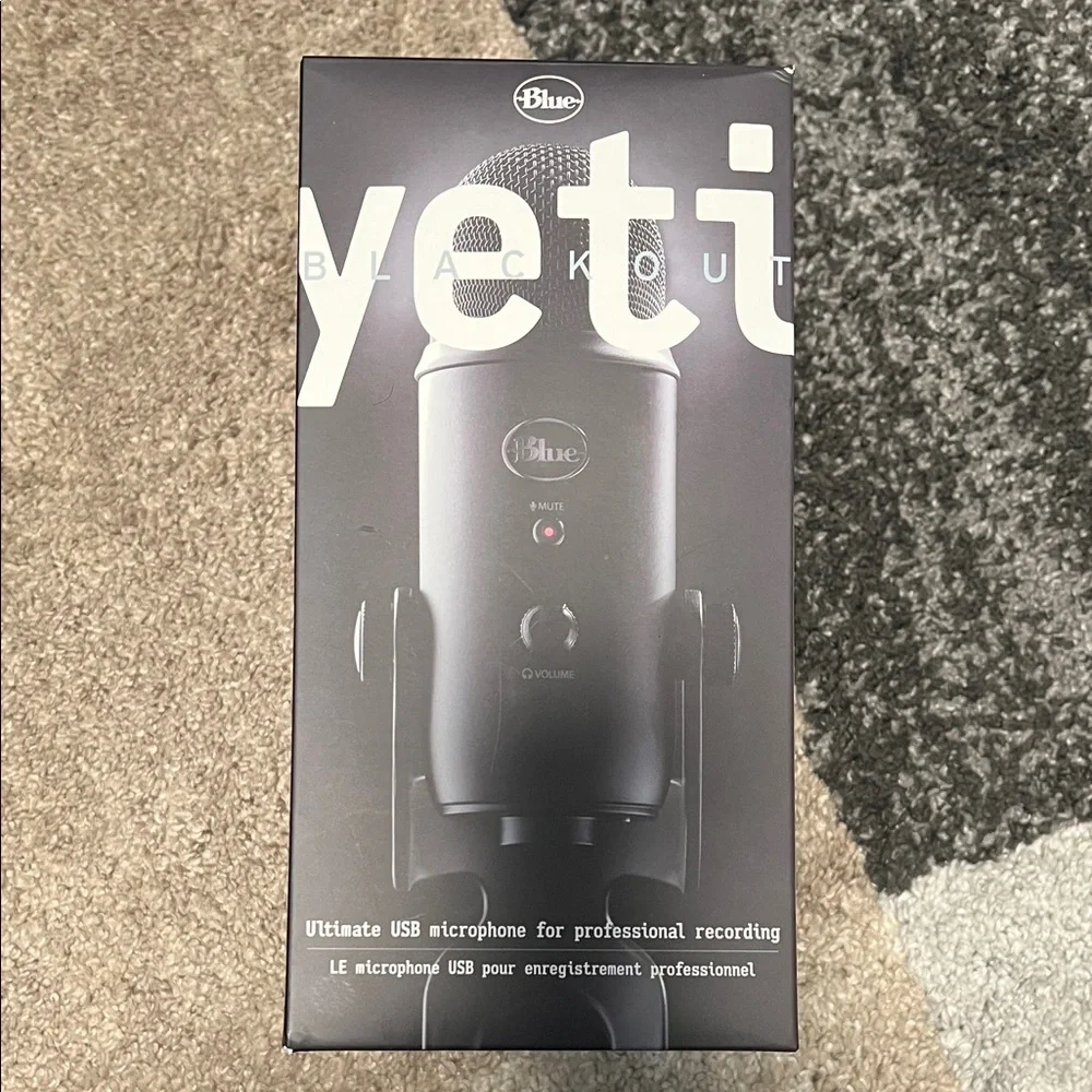 Yeti Blackout USB microphone, NIB!